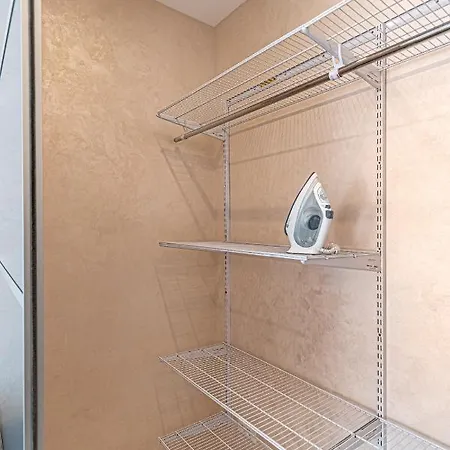 Pearl Apartment *